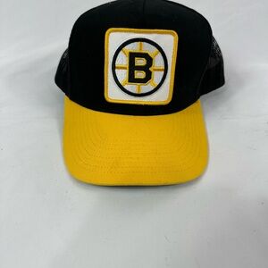 Mitchell & Ness Boston Bruins  Snapback Hat Black/Gold/White, Adjustable